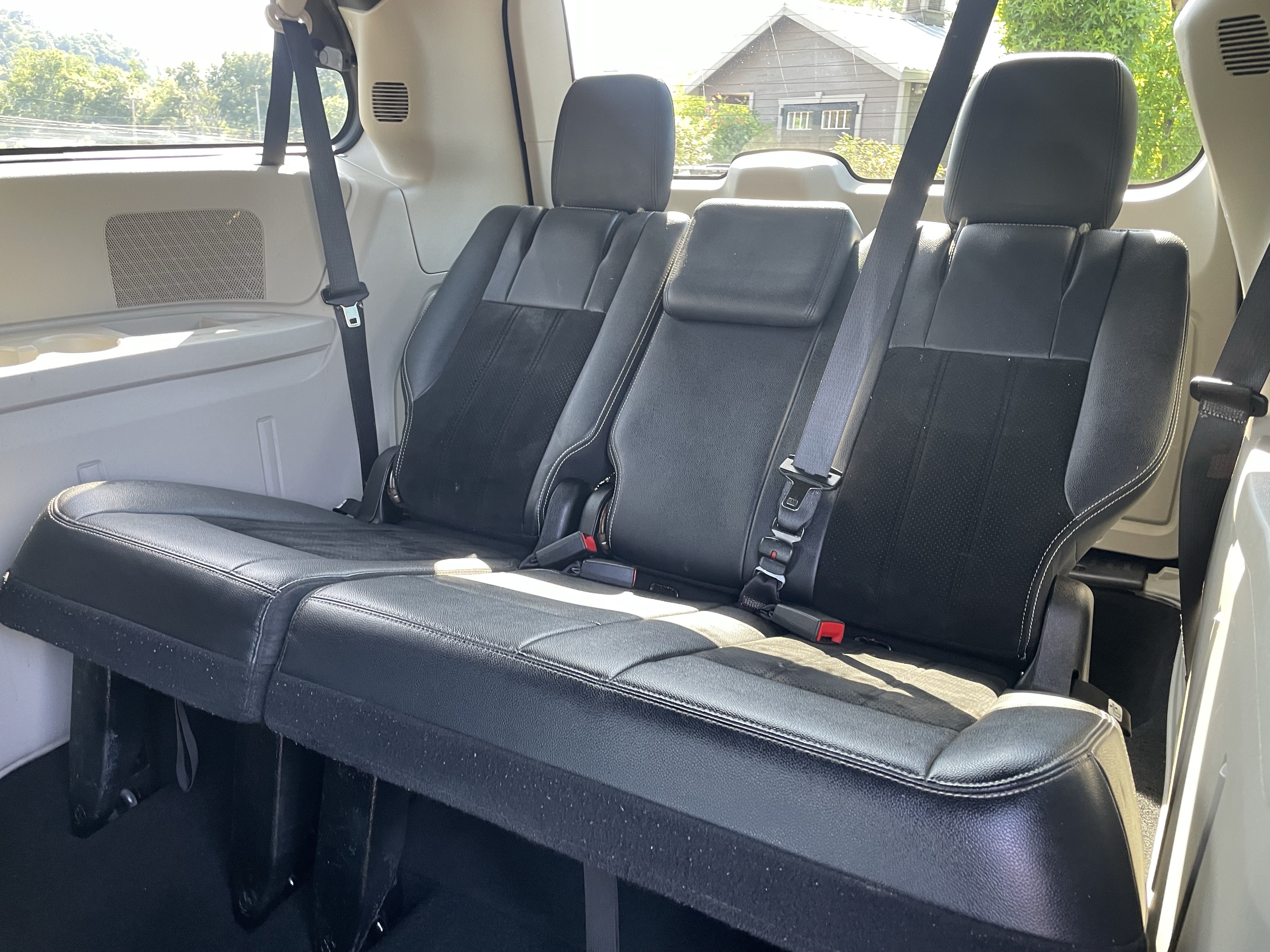 Used 2017 Dodge Grand Caravan SXT FWD image 22