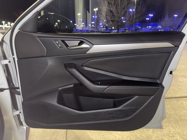 Used 2024 Volkswagen Jetta Sport image 16