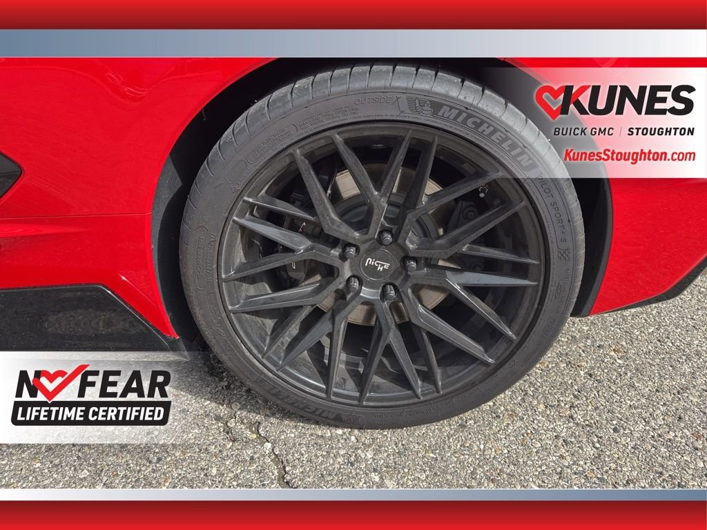 Used 2022 Chevrolet Corvette Stingray Preferred Conv w/ Z51 Performance Package RWD image 18