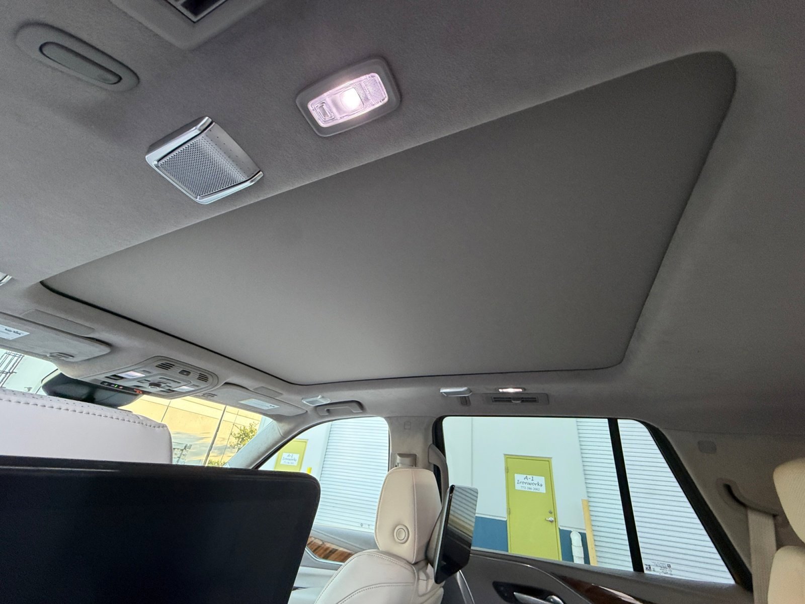 Used 2024 Cadillac Escalade Premium Luxury Platinum image 37