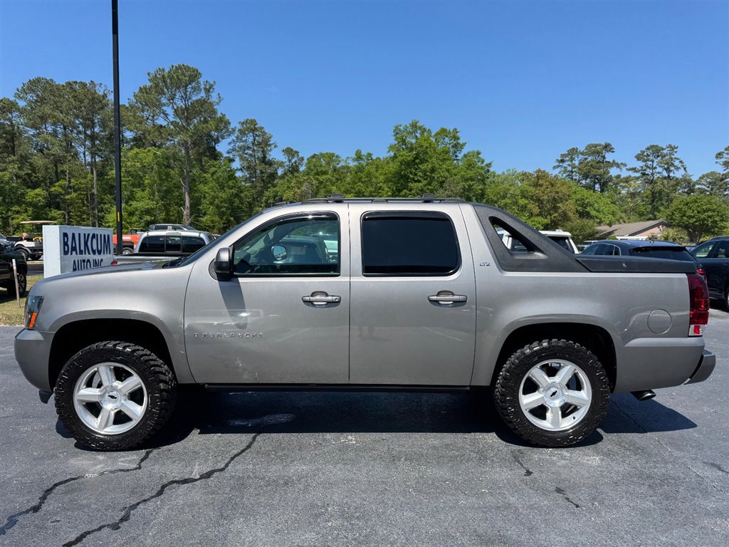 Used 2007 Chevrolet Avalanche LTZ w/ LTZ Preferred Equipment Group image 5