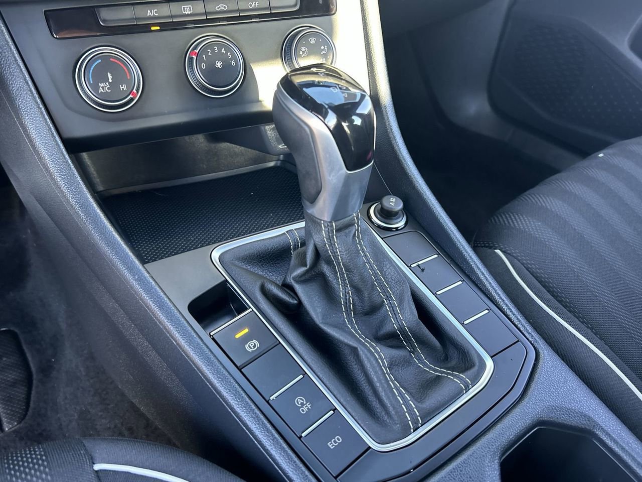 Certified 2023 Volkswagen Jetta Sport image 26