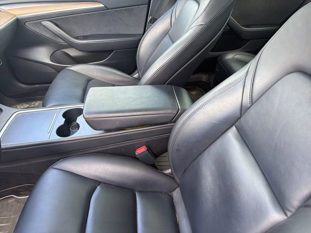 Used 2023 Tesla Model 3 Standard Range image 4