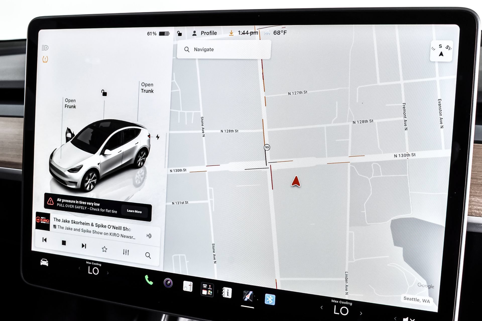 Used 2023 Tesla Model Y Long Range AWD/4WD image 24