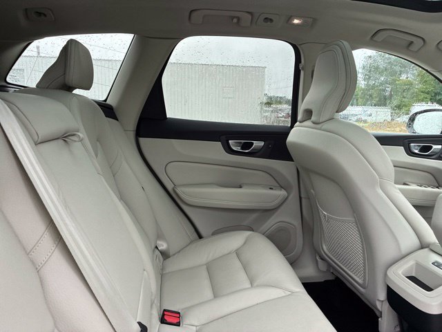 Used 2024 Volvo XC60 B5 Core w/ Climate Package AWD/4WD image 21