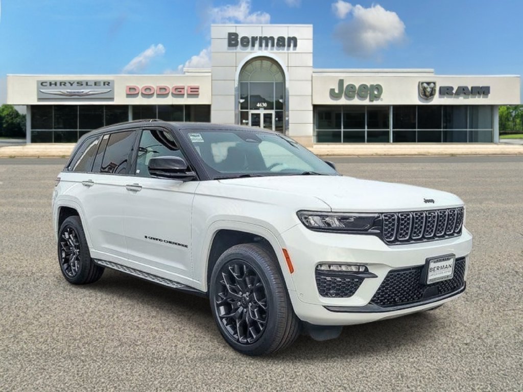 Used 2025 Jeep Grand Cherokee Summit AWD/4WD image 7