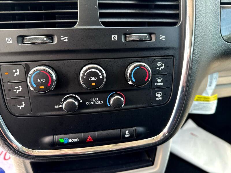 Used 2018 Dodge Grand Caravan SE w/ UConnect Hands-Free Group FWD image 13