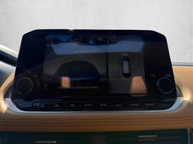 Used 2023 Nissan Rogue Platinum FWD image 14