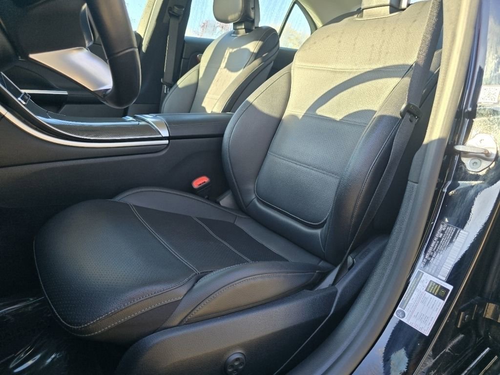 Used 2022 Mercedes-Benz C 300 Sedan image 25