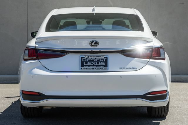 Used 2025 Lexus ES 300h w/ Premium Package FWD image 4