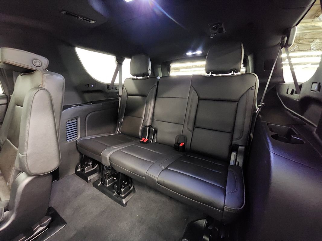 Used 2023 Chevrolet Suburban High Country image 8