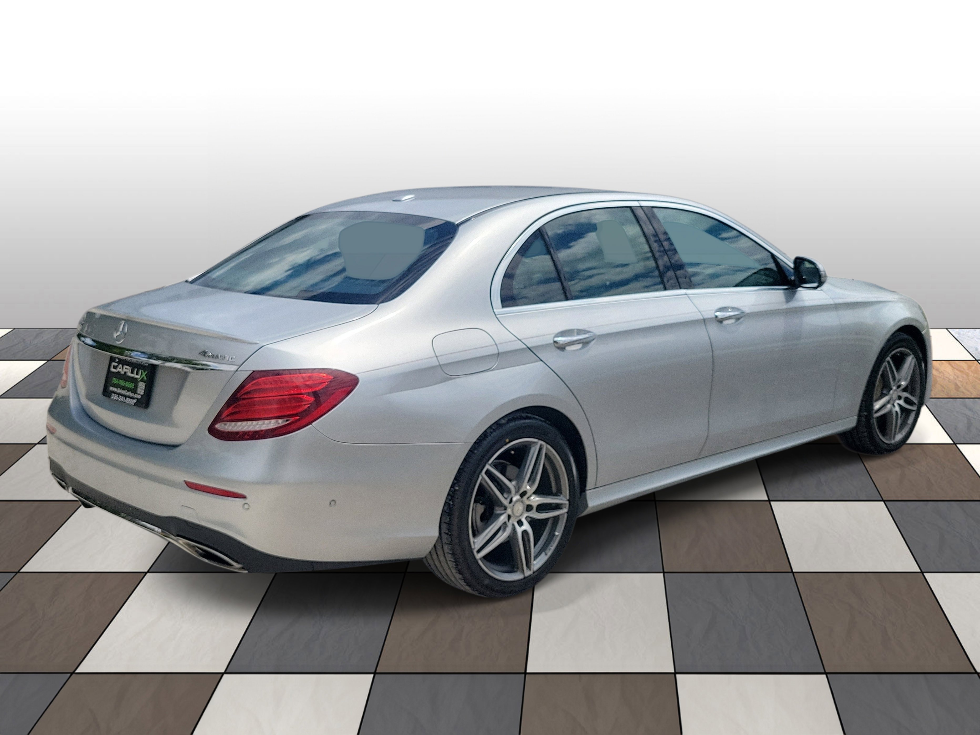Used 2017 Mercedes-Benz E 300 4MATIC image 4