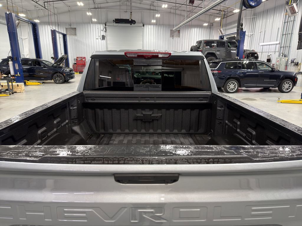 Used 2025 Chevrolet Silverado 1500 High Country w/ Technology Package image 9