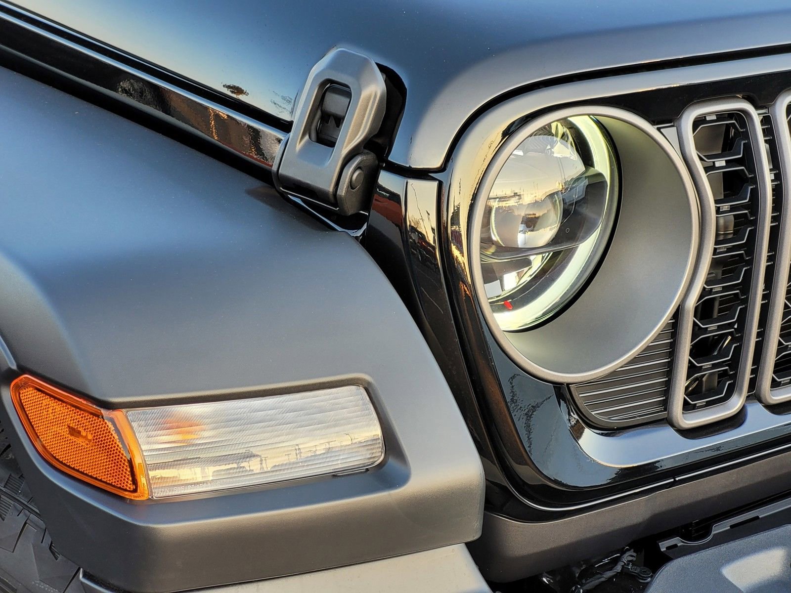 New 2026 Jeep Wrangler Unlimited Sport AWD/4WD image 10