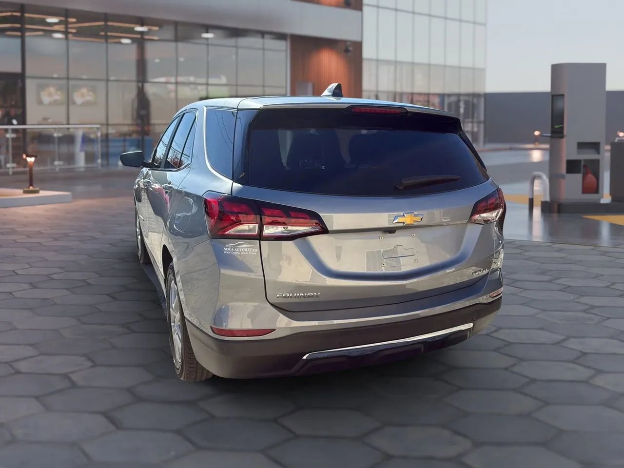 Used 2023 Chevrolet Equinox LT image 6