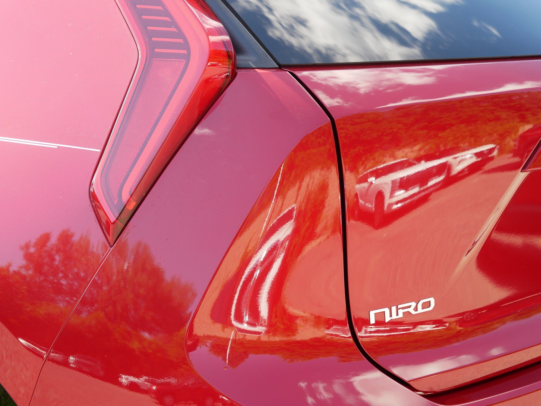 Certified 2023 Kia Niro Wave w/ Wave Preserve Package FWD image 17