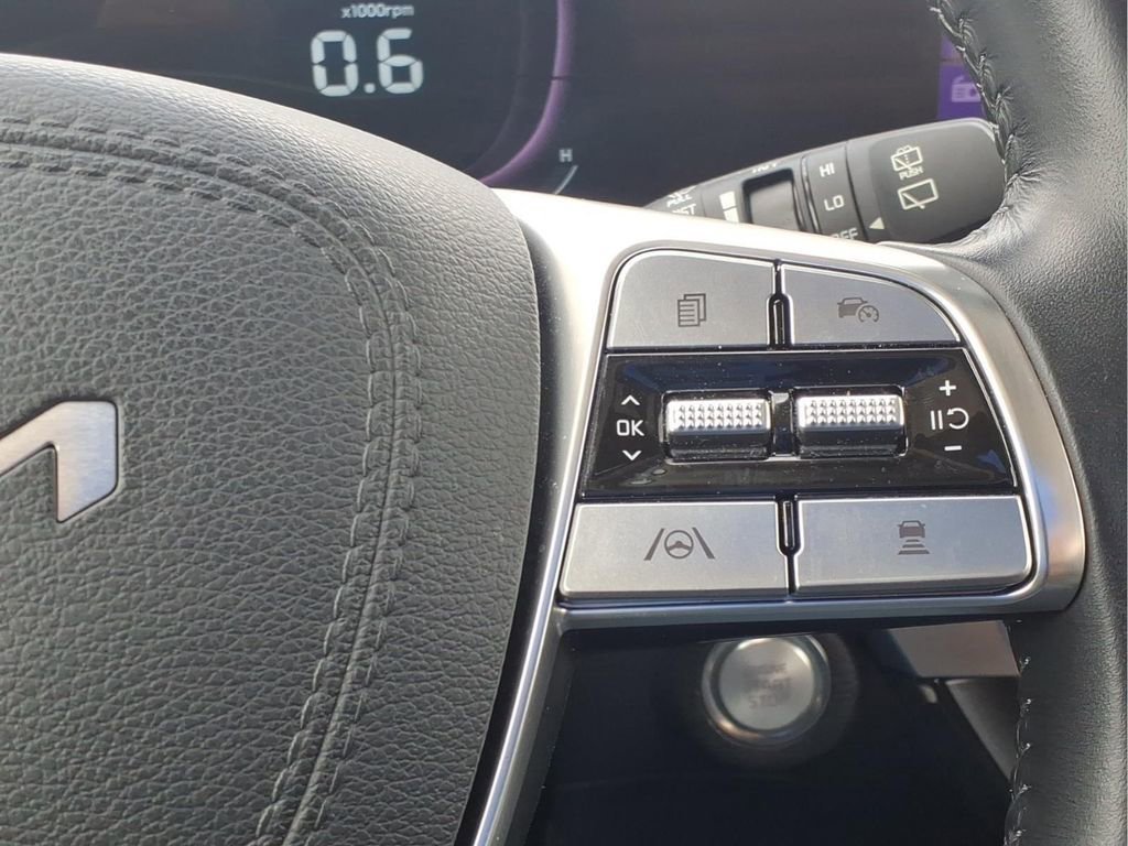 Used 2024 Kia Telluride S image 25