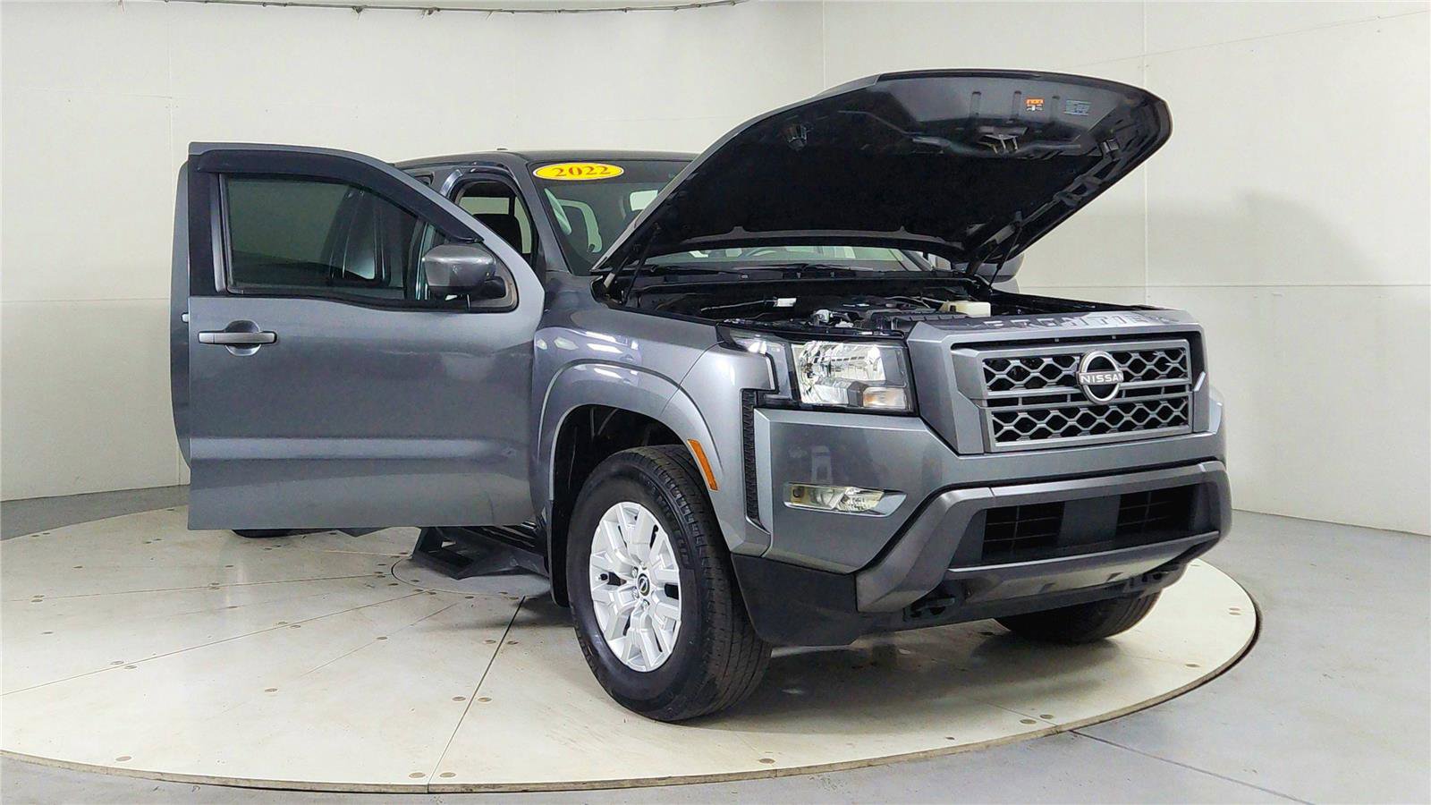 Used 2022 Nissan Frontier SV w/ Technology Package image 9