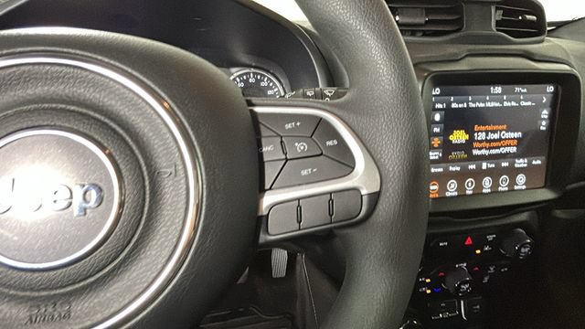 Used 2023 Jeep Renegade Latitude AWD/4WD image 16