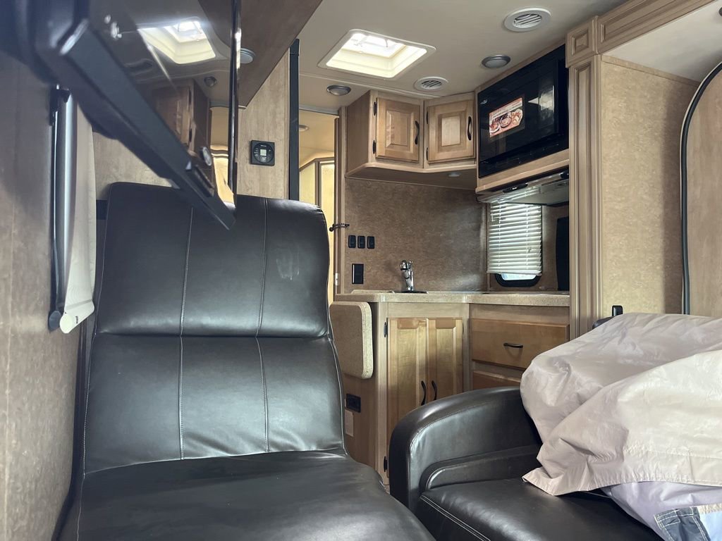 Used 2015 Mercedes-Benz Sprinter 3500 image 9