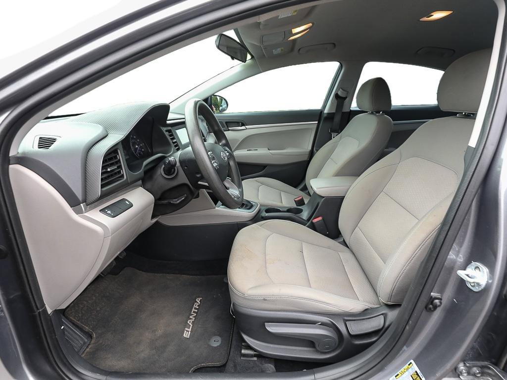 Used 2019 Hyundai Elantra SE FWD image 11