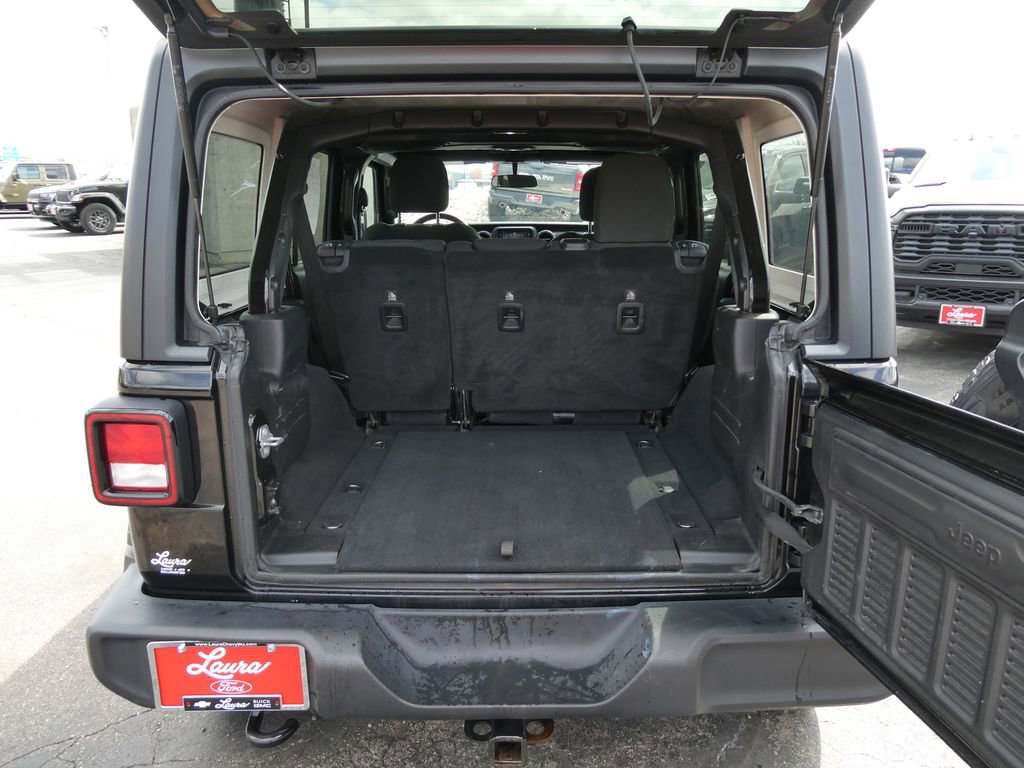 Used 2018 Jeep Wrangler Unlimited Sport AWD/4WD image 16
