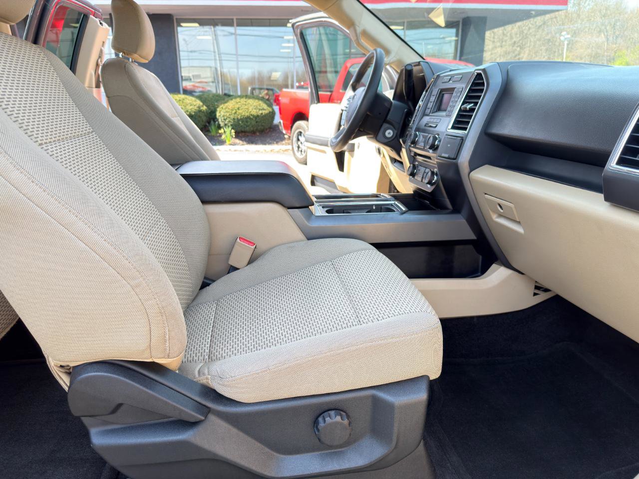 Used 2016 Ford F150 XLT RWD image 27