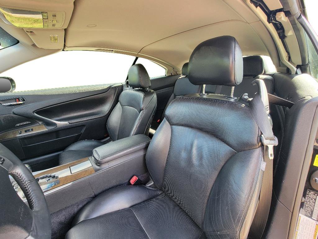 Used 2010 Lexus IS 250C w/ Luxury Pkg RWD image 11