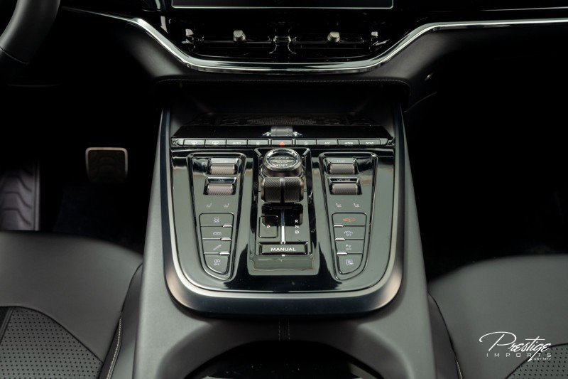 Used 2025 Aston Martin DBX 707 image 39