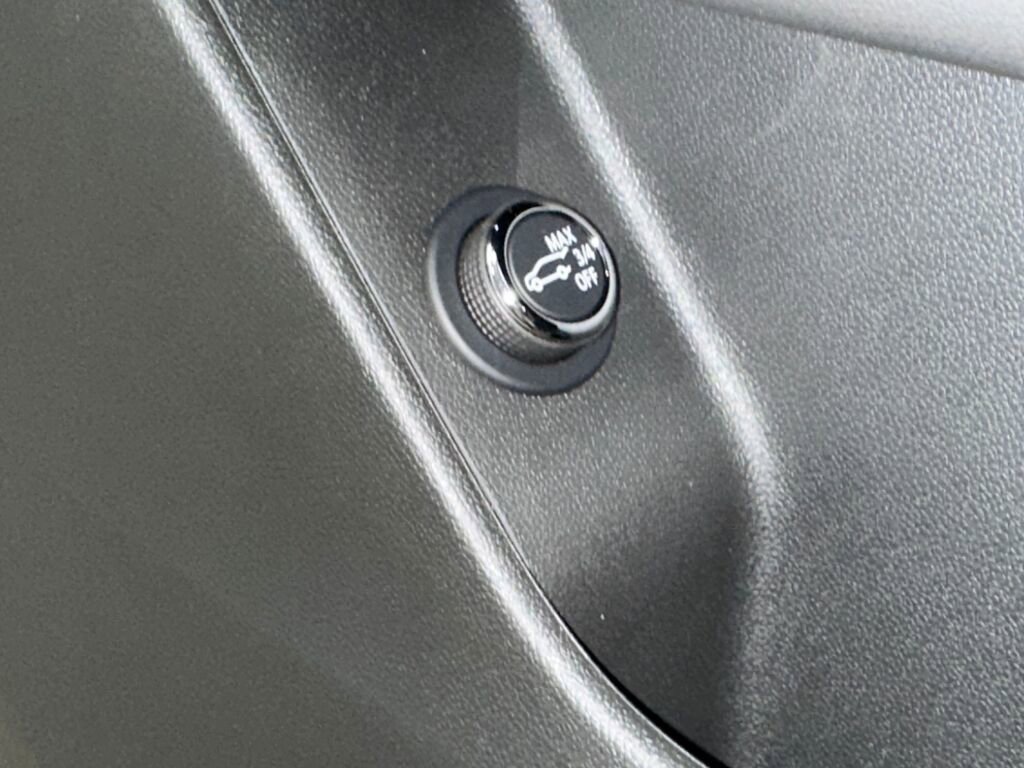 Certified 2025 Cadillac XT6 Sport w/ Technology Package image 12