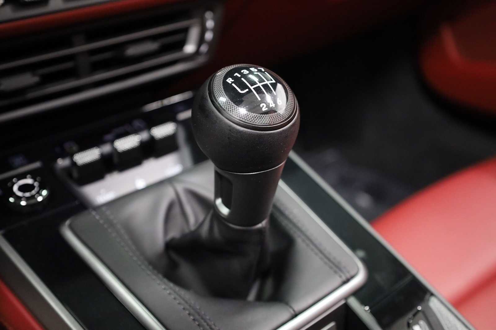 Certified 2024 Porsche 911 Targa 4S image 25