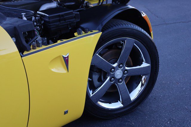 Used 2008 Pontiac Solstice GXP w/ Premium Package RWD image 46