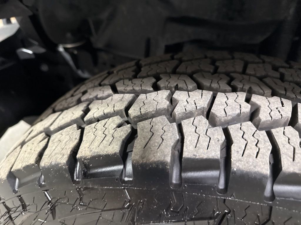 Used 2023 Jeep Gladiator Sport AWD/4WD image 44