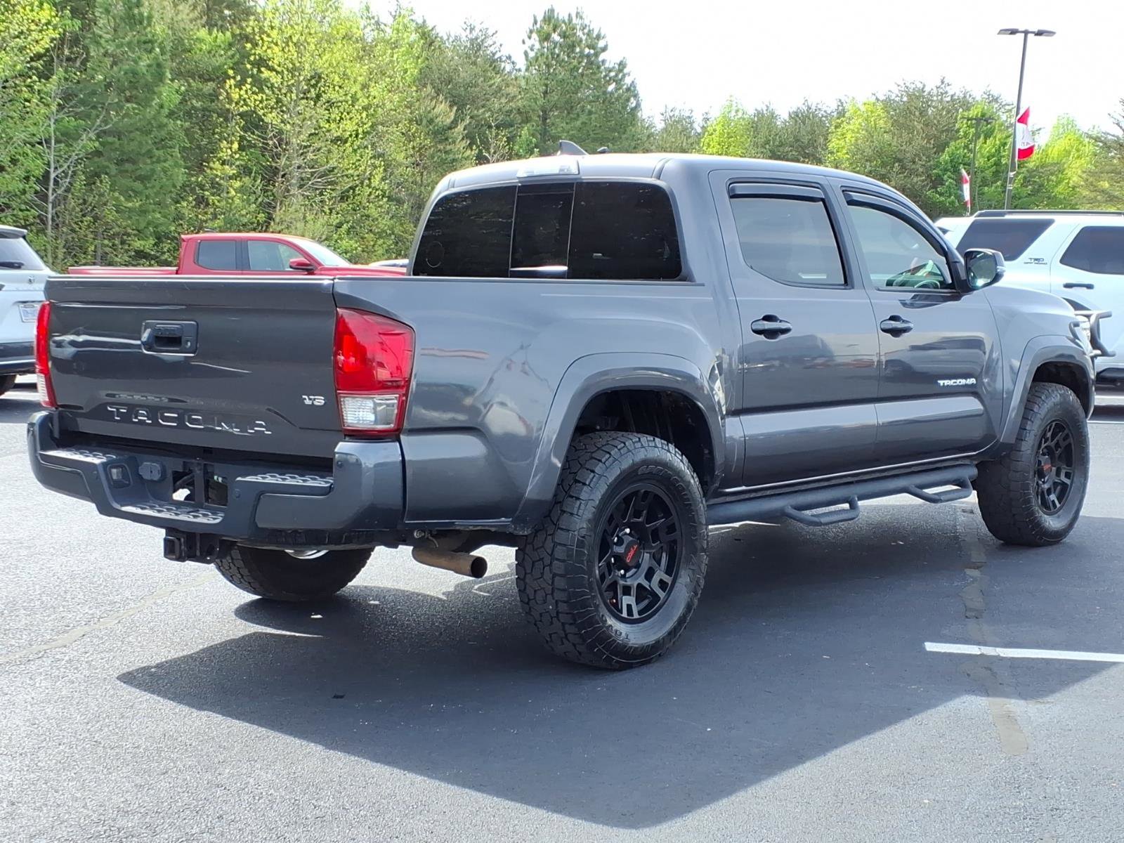 Used 2017 Toyota Tacoma TRD Sport w/ Premium & Technology Package image 6