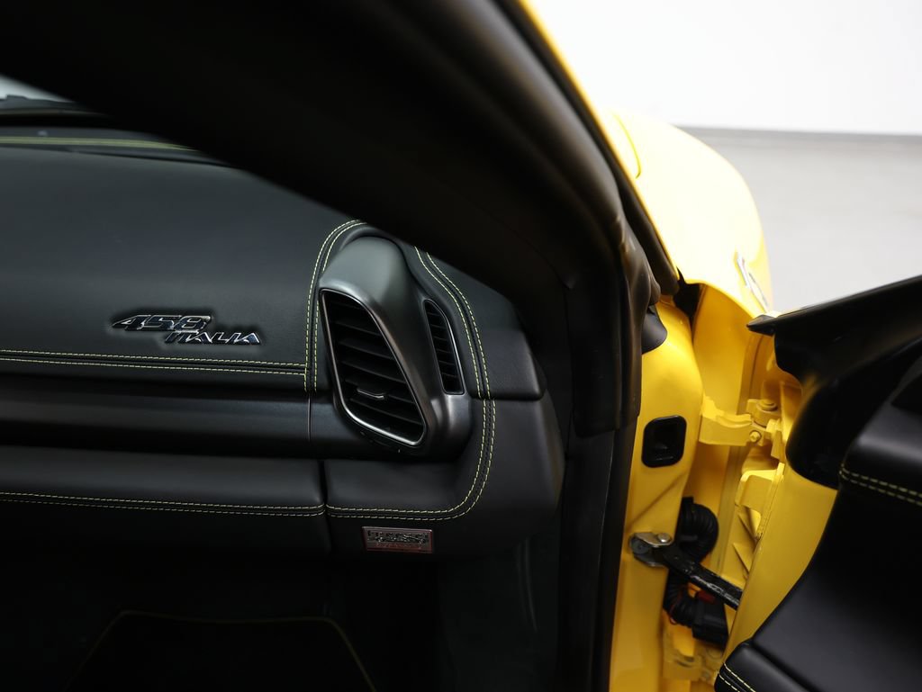 Used 2010 Ferrari 458 Italia Coupe RWD image 26