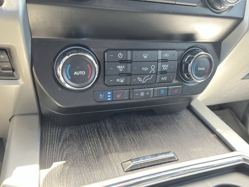 Used 2020 Ford F250 Lariat w/ Lariat Value Package AWD/4WD image 18