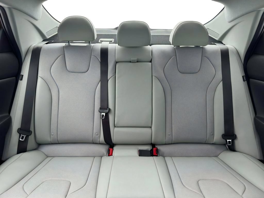 New 2026 Hyundai Elantra Limited FWD image 18