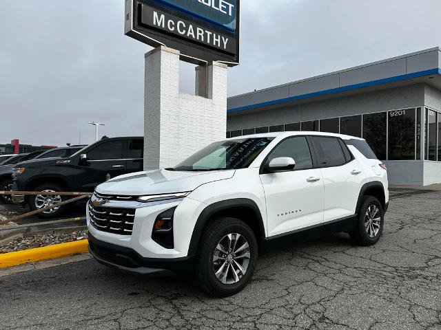 New 2026 Chevrolet Equinox LT FWD image 2
