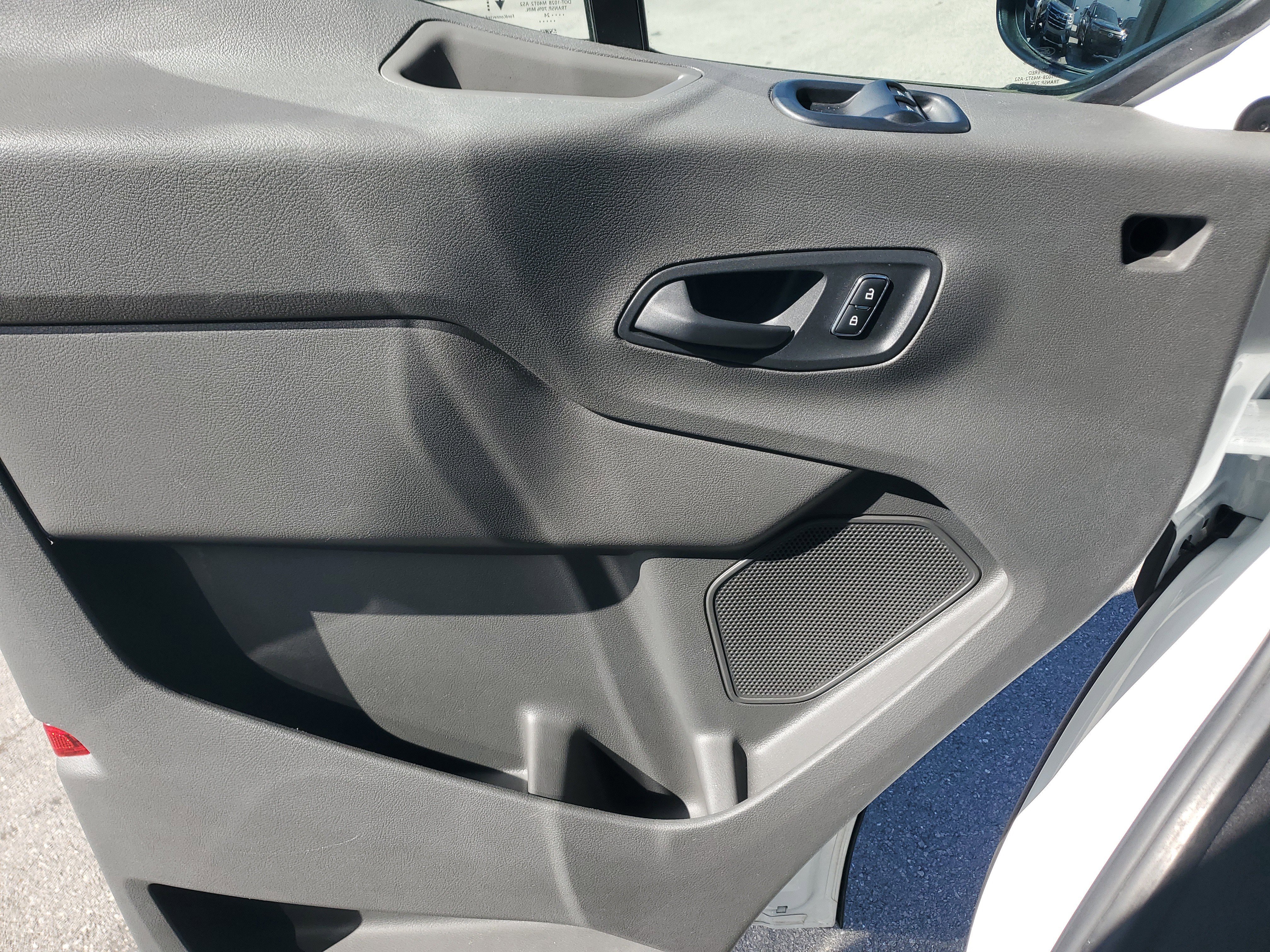 Used 2024 Ford Transit 350 XLT image 27