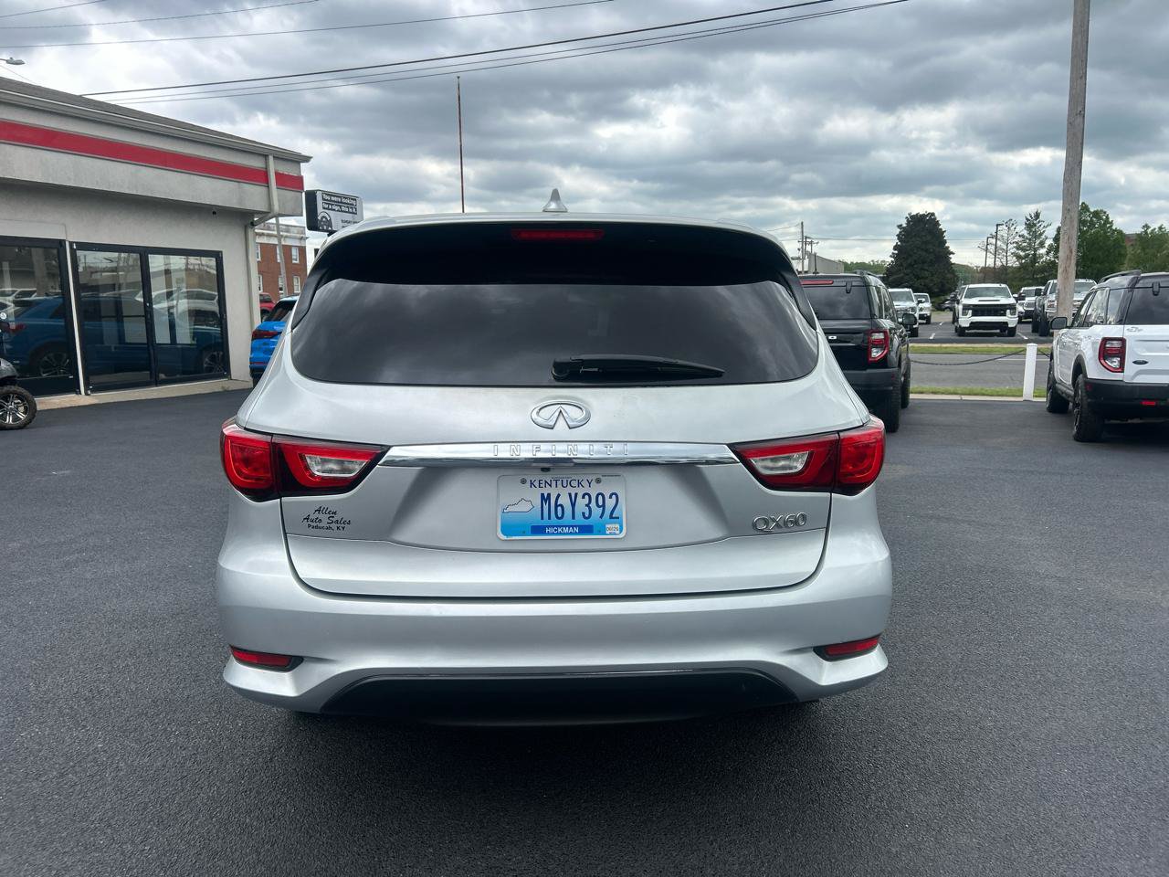 Used 2017 INFINITI QX60 Luxe AWD/4WD image 6