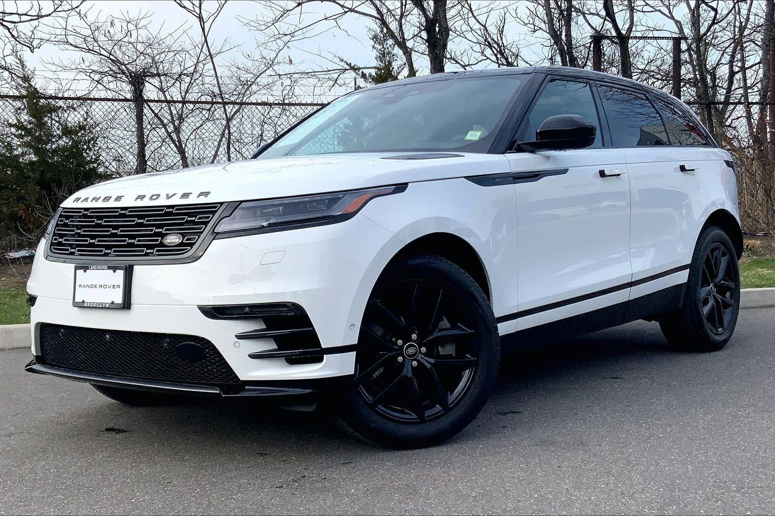 Used 2026 Land Rover Range Rover Velar Dynamic SE AWD/4WD image 1