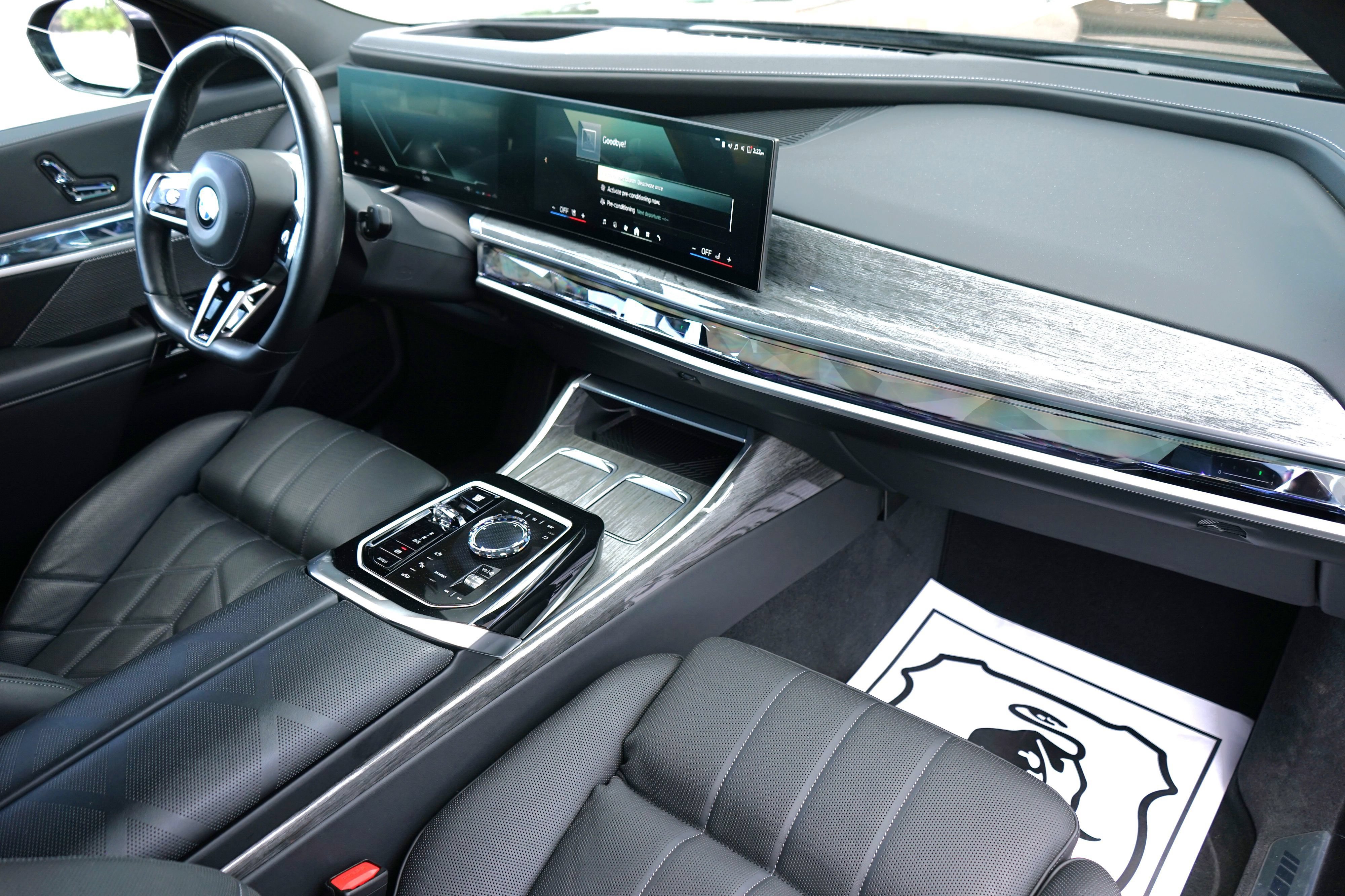 Used 2025 BMW 740i xDrive AWD/4WD image 29