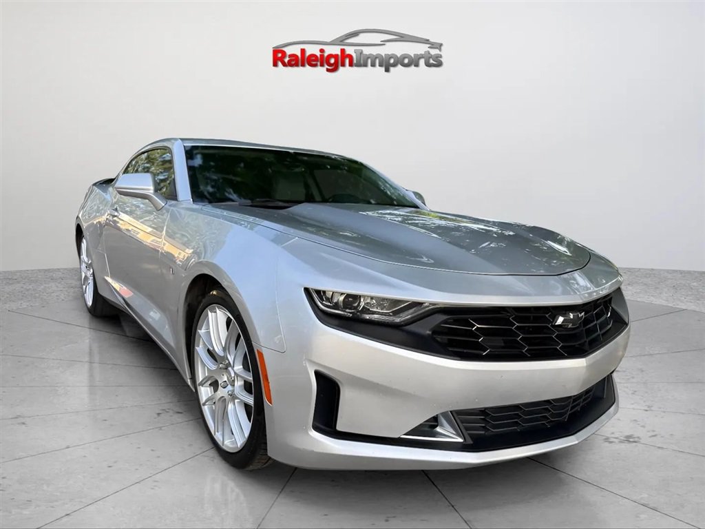 Used 2019 Chevrolet Camaro LT RWD image 4