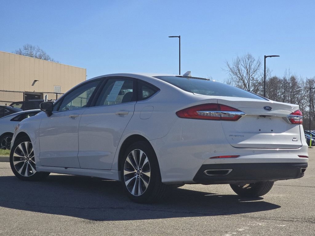 Used 2019 Ford Fusion SE AWD/4WD image 14