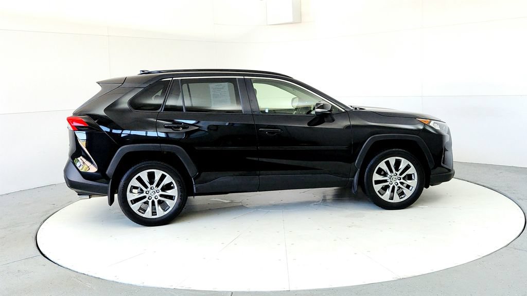 Used 2021 Toyota RAV4 XLE Premium AWD/4WD image 6