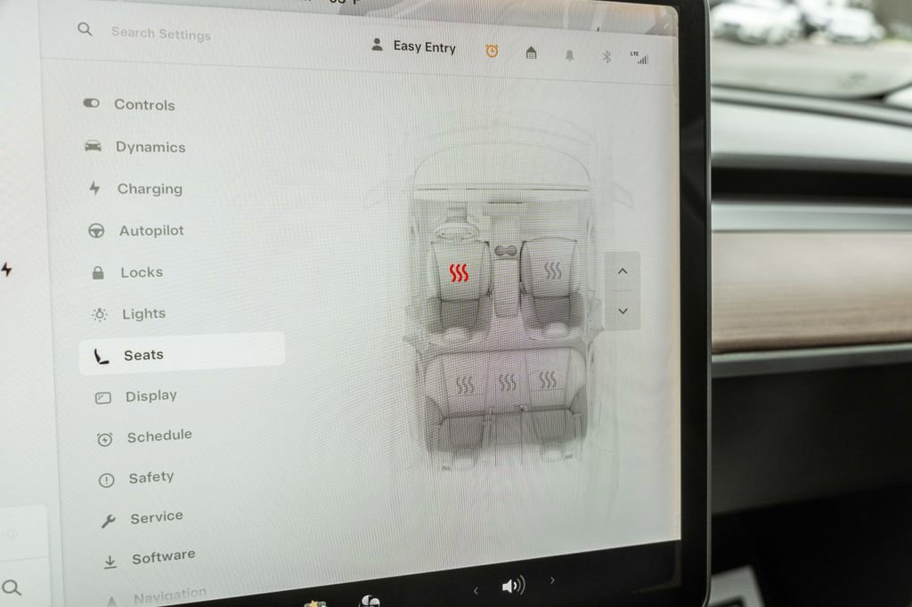 Used 2018 Tesla Model 3 Long Range image 18