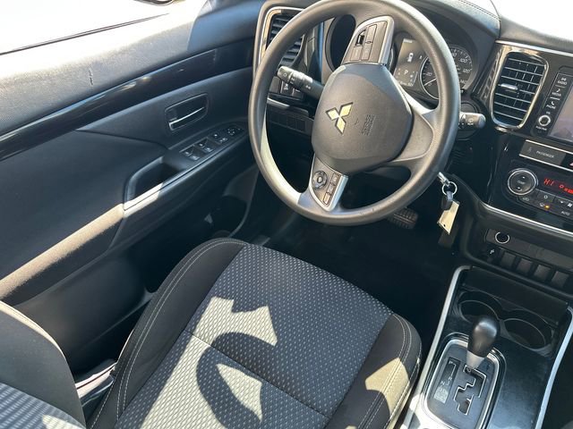 Used 2019 Mitsubishi Outlander ES AWD/4WD image 22