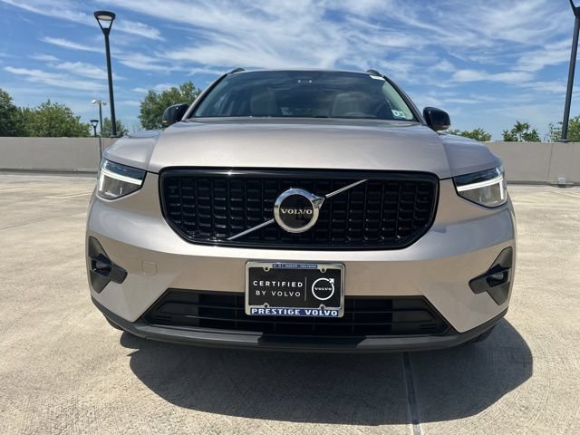 Certified 2023 Volvo XC40 B5 Plus w/ Climate Package AWD/4WD image 2