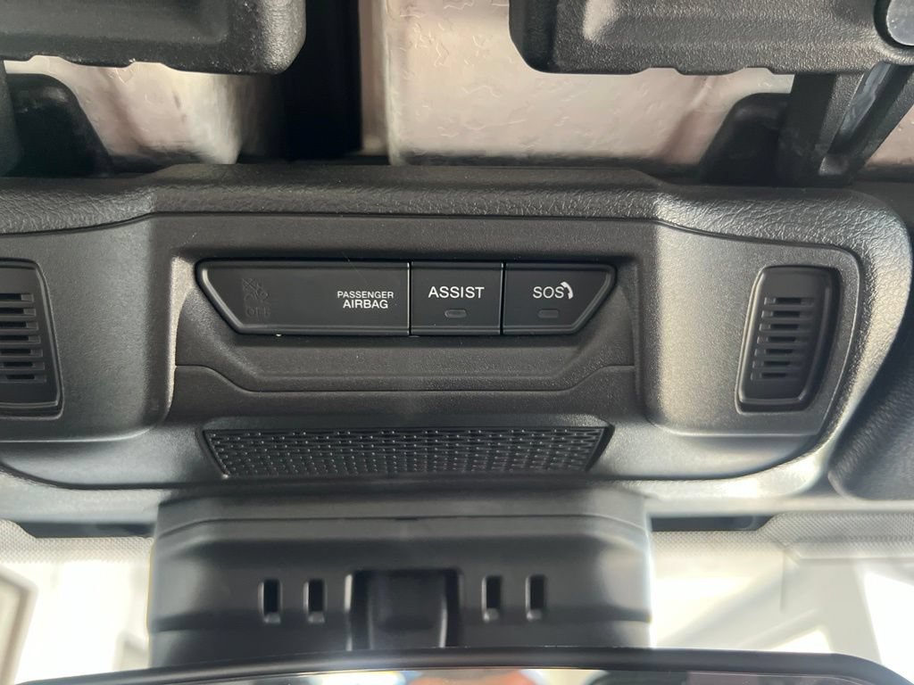 Used 2025 Jeep Wrangler Unlimited Sahara AWD/4WD image 52