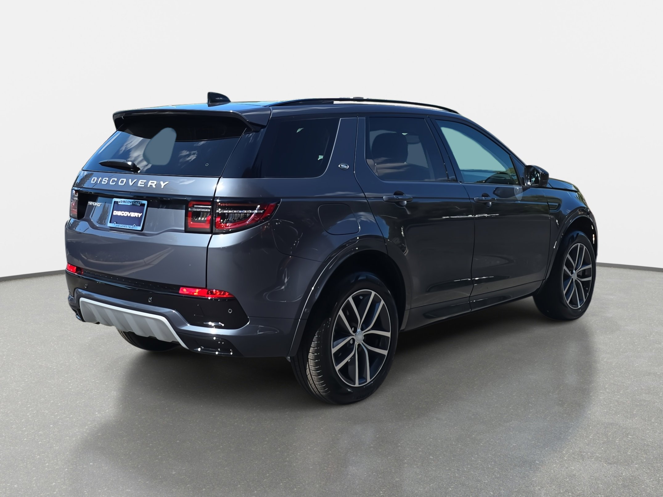 New 2025 Land Rover Discovery Sport S image 5